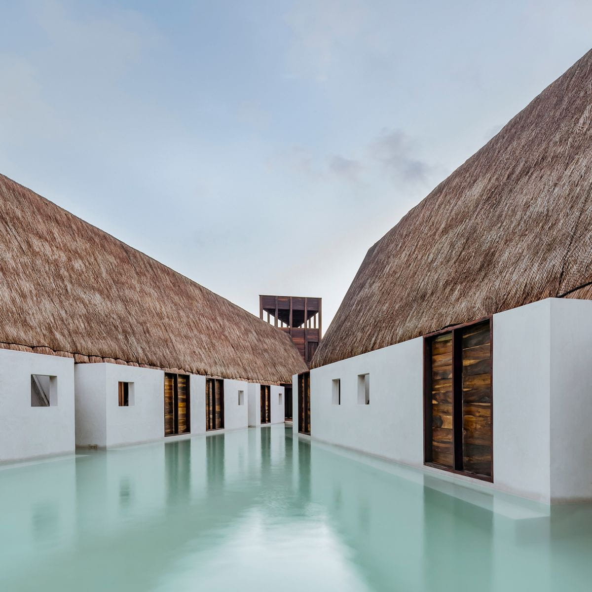 Punta caliza – công trình kiến trúc truyền thống của người maya với phần mái rơm ấn tượng