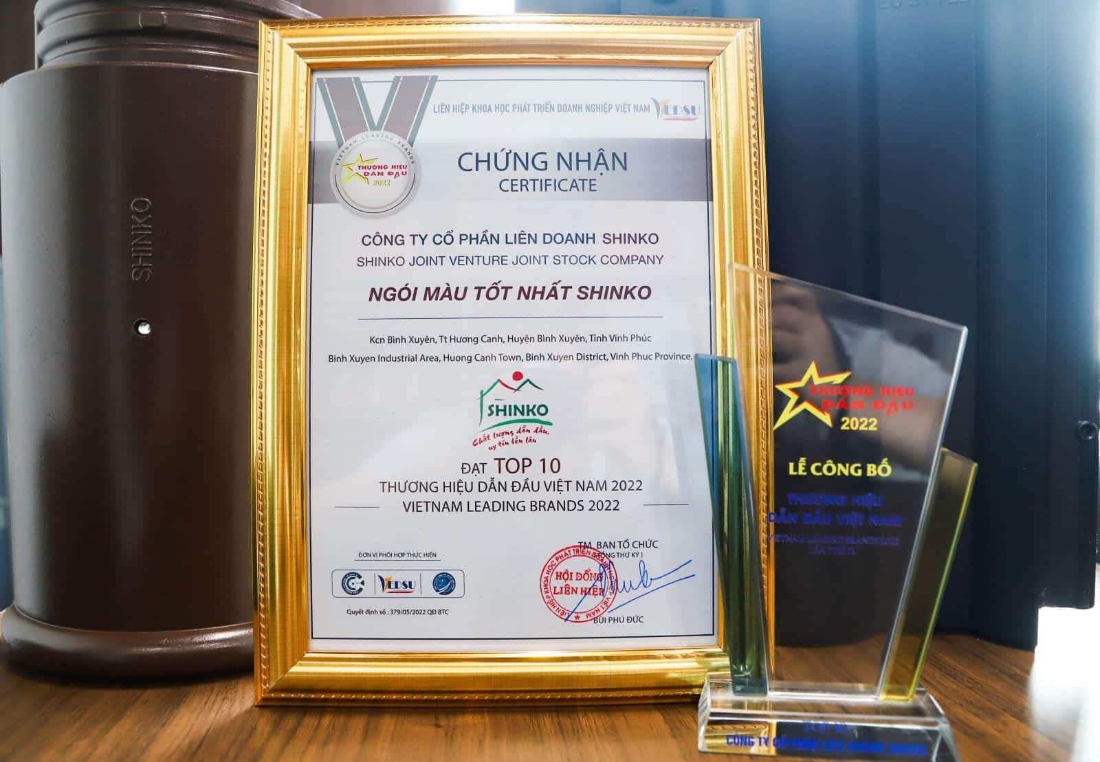 Ngói màu shinko vinh dự nhận giải thưởng "top 10 thương hiệu dẫn đầu việt nam"
