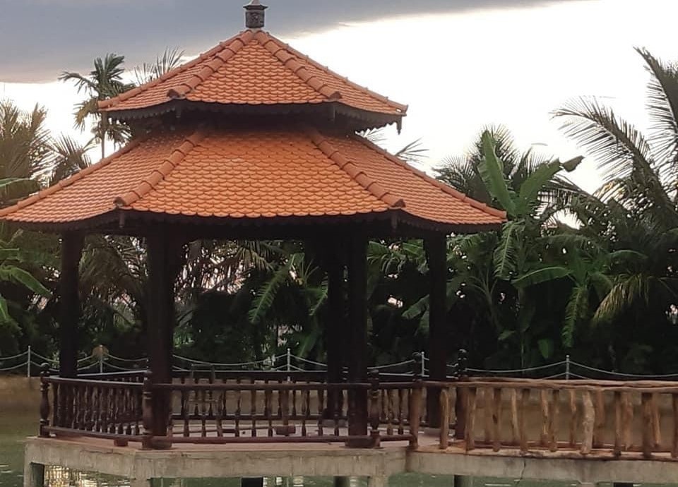 Nhà chòi sân vườn lục giác phù hợp với phong cách kiến trúc cổ